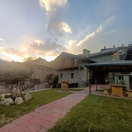 Le Temps Retrouve - Casa Tipica Con Giardino Villa Villeneuve Luaran gambar