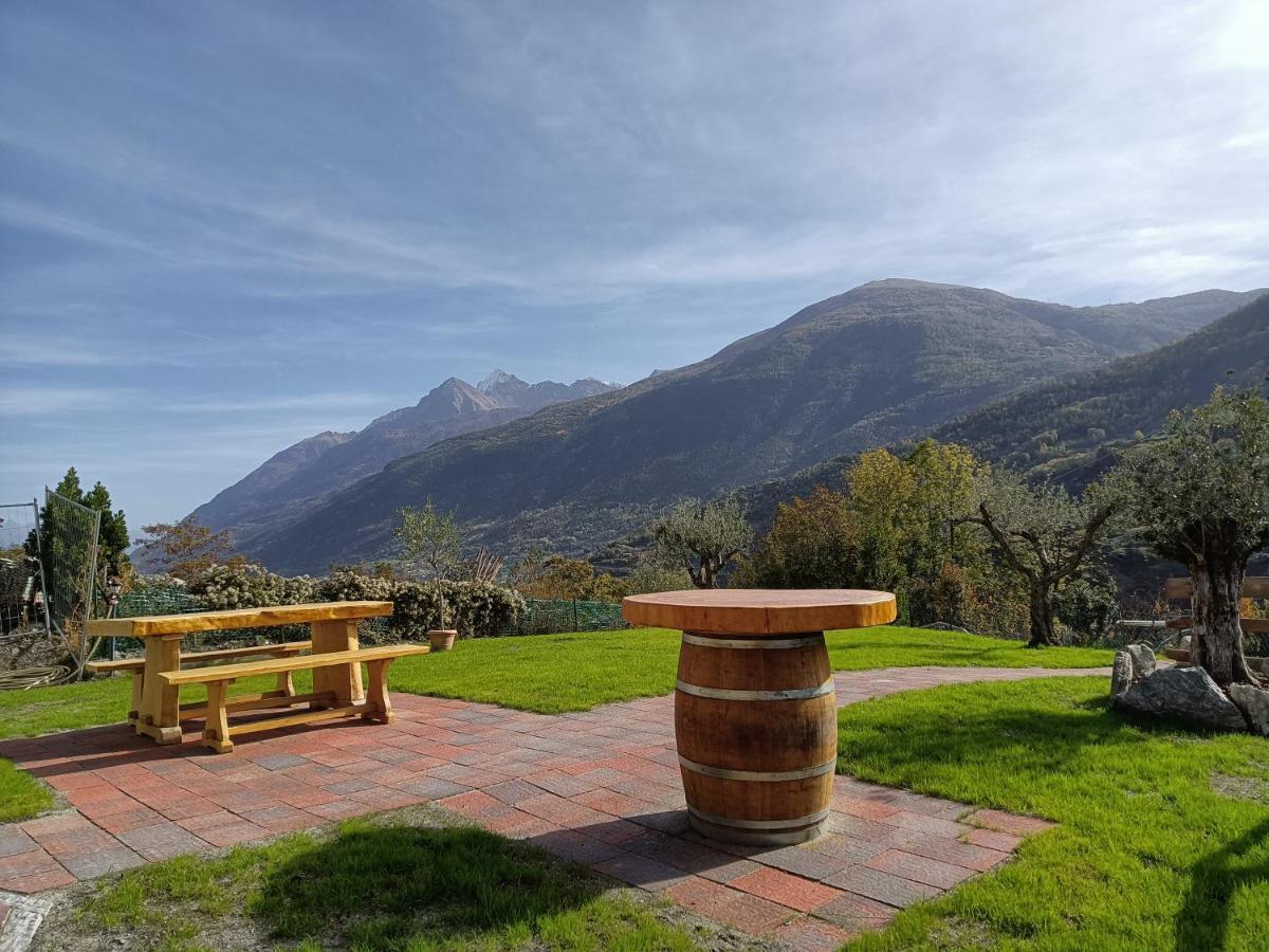 Le Temps Retrouve - Casa Tipica Con Giardino Villa Villeneuve Luaran gambar