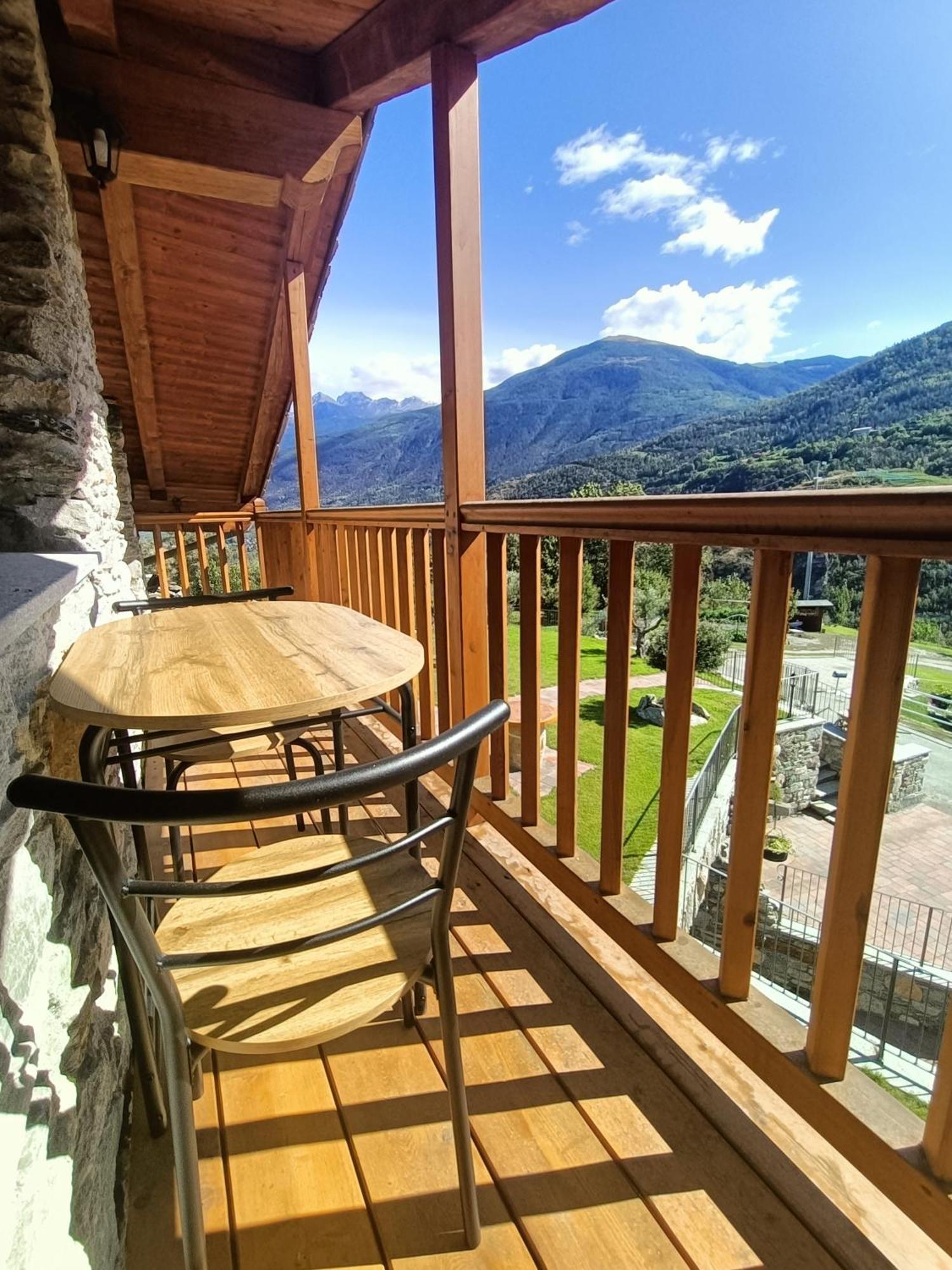 Le Temps Retrouve - Casa Tipica Con Giardino Villa Villeneuve Luaran gambar