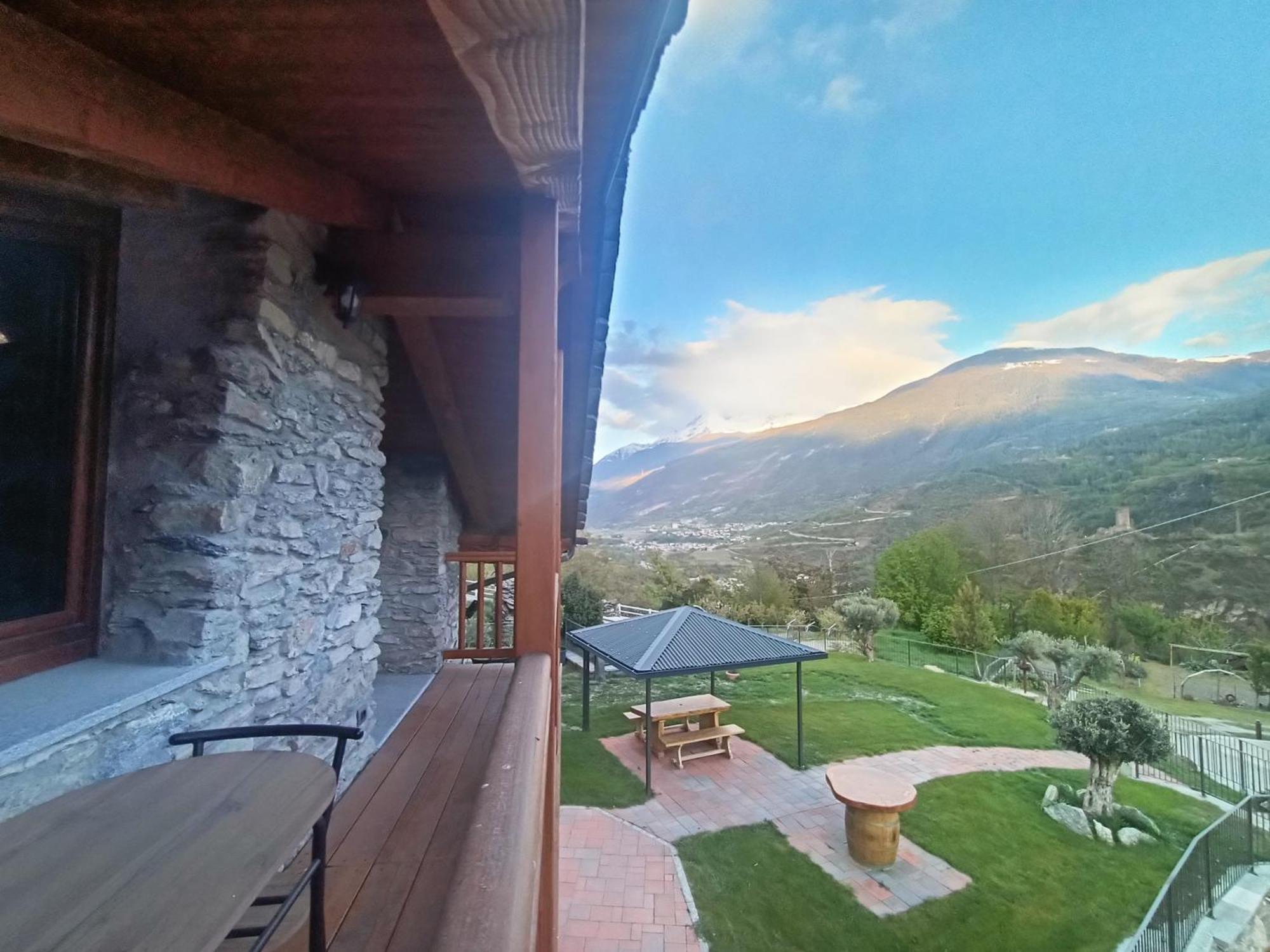 Le Temps Retrouve - Casa Tipica Con Giardino Villa Villeneuve Luaran gambar