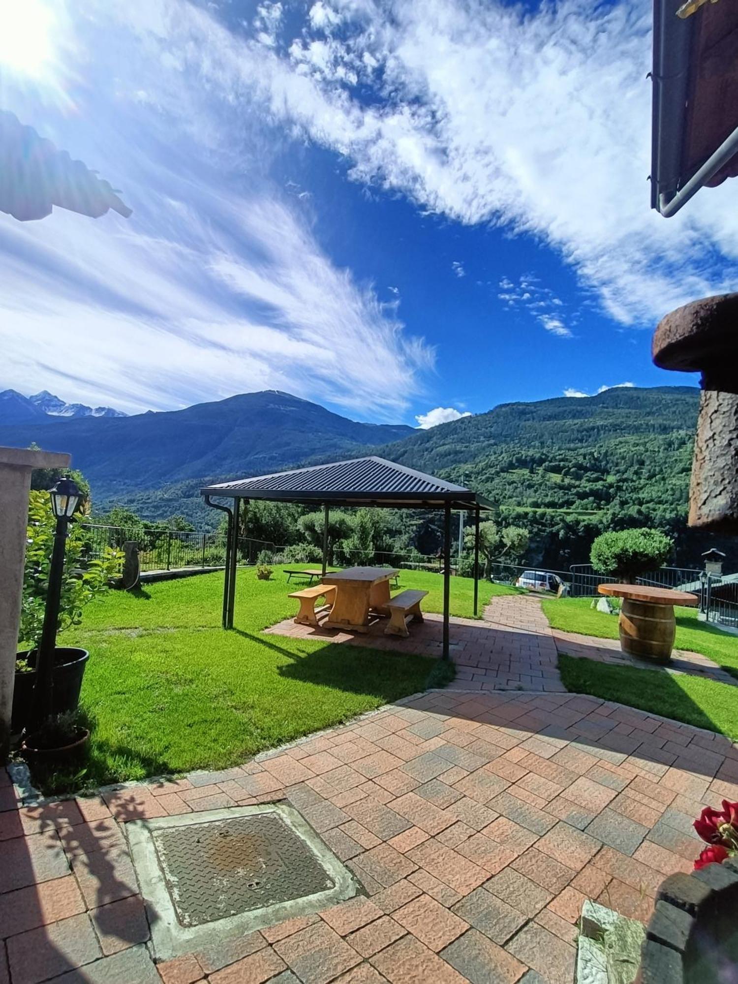 Le Temps Retrouve - Casa Tipica Con Giardino Villa Villeneuve Luaran gambar